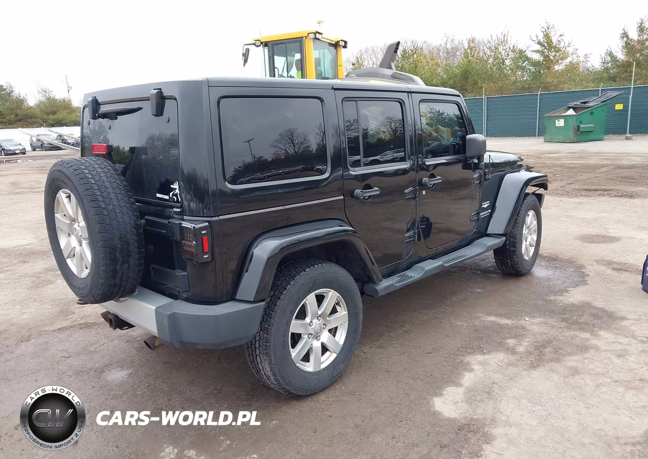 2012 Jeep Wrangler Unlimited Sahara VIN:1C4BJWEG9CL132305 - 4