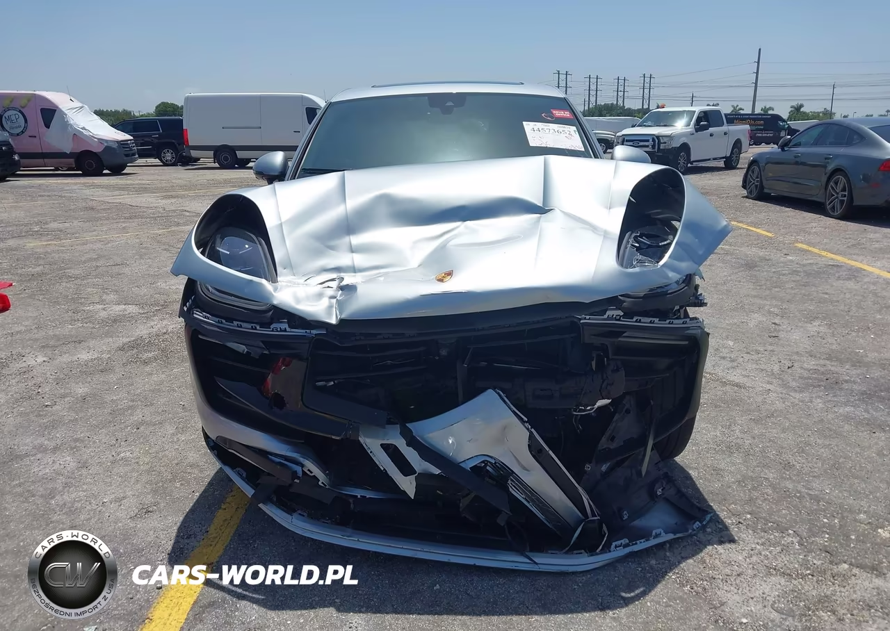2024 Porsche Macan T VIN:WP1AA2A58RLB11851 - 12