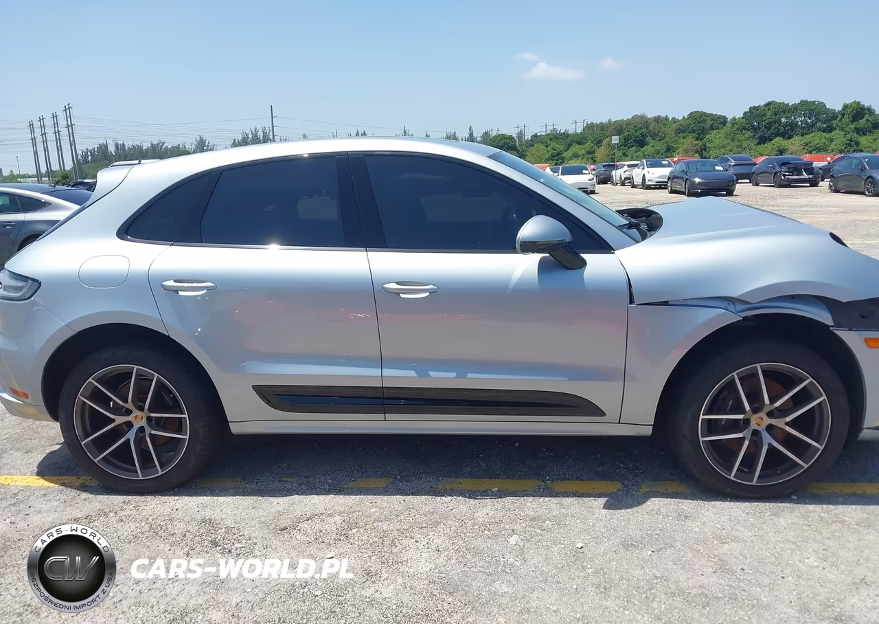2024 Porsche Macan T VIN:WP1AA2A58RLB11851 - 13