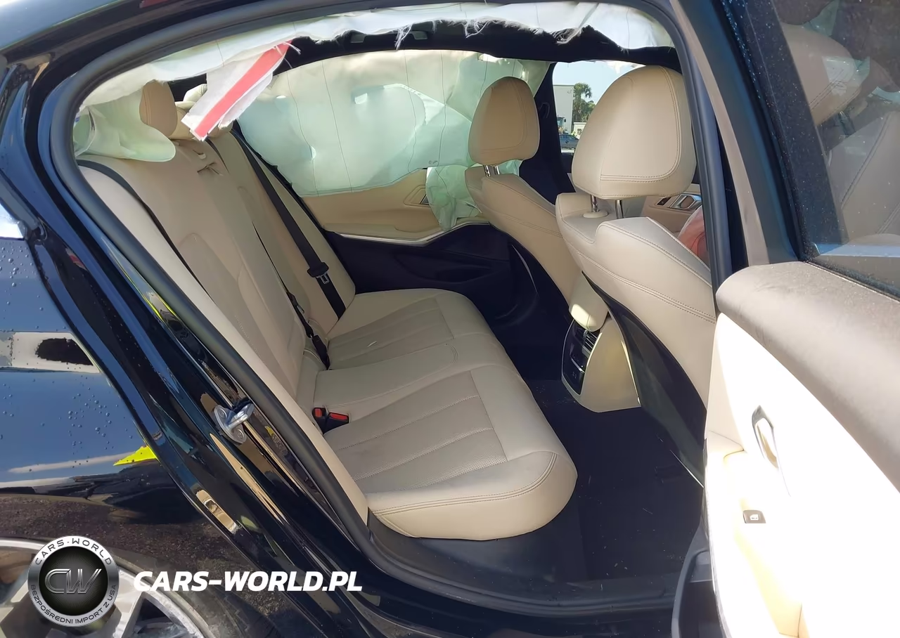 2025 BMW 330I VIN:3MW69CW02S8F24281 - 8