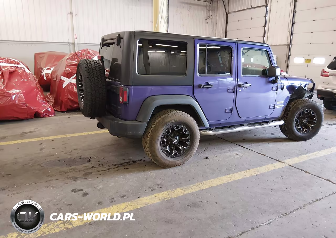 2017 Jeep Wrangler Unlimited Sport 4X4 VIN:1C4BJWDG3HL598479 - 4