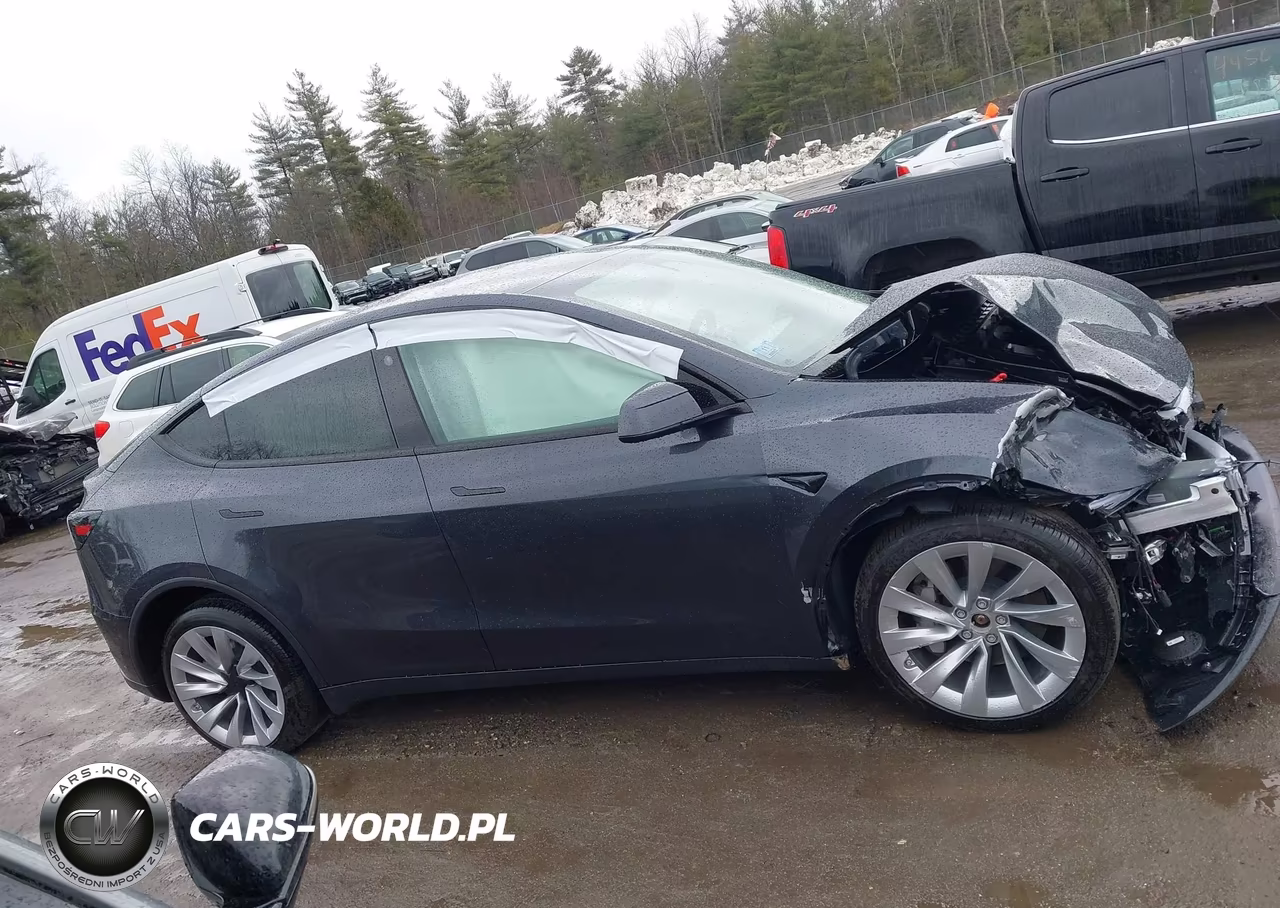 2026 Tesla Model Y All-Wheel Drive-Long Range Launch Series-Premium All-Wheel Drive VIN:7SAYGDEE1TA588409 - 13