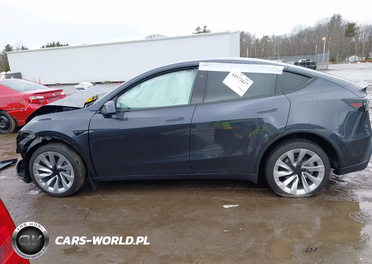 2026 Tesla Model Y All-Wheel Drive-Long Range Launch Series-Premium All-Wheel Drive VIN:7SAYGDEE1TA588409 - 14