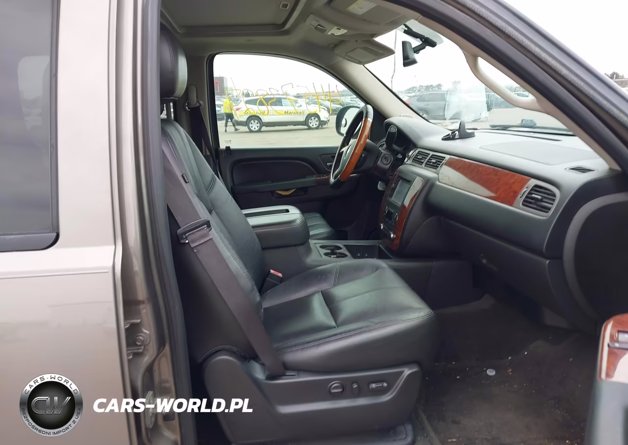 2013 Chevrolet Suburban 1500 Lt VIN:1GNSKJE75DR108623 - 5
