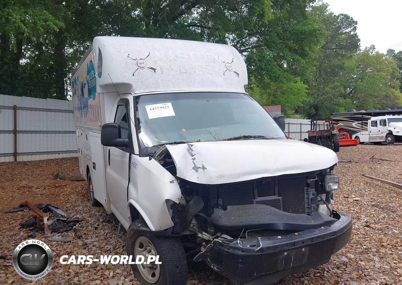 2011 Chevrolet Express Cutaway Work Van