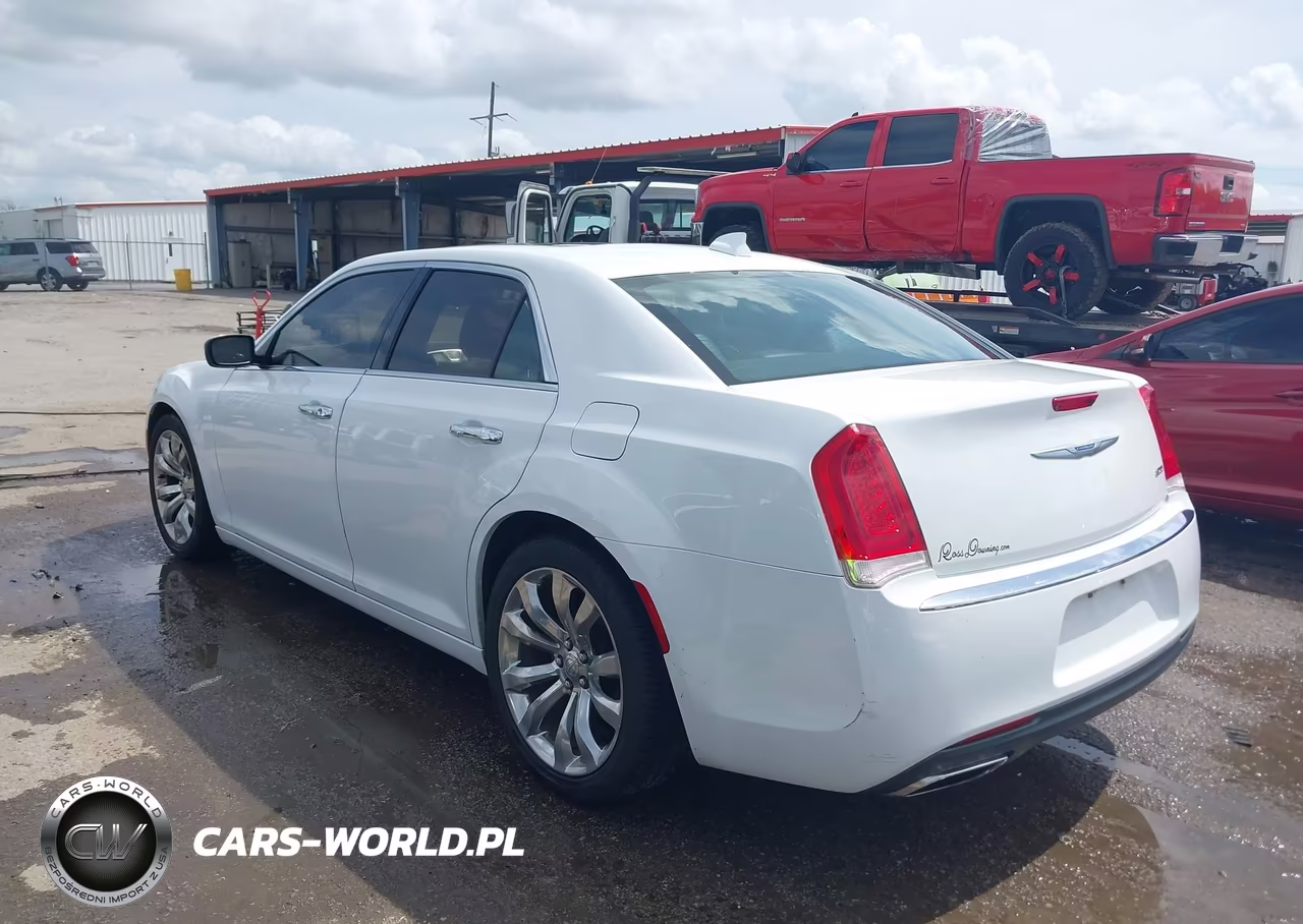 2020 Chrysler 300 Limited VIN:2C3CCAEG3LH102882 - 3