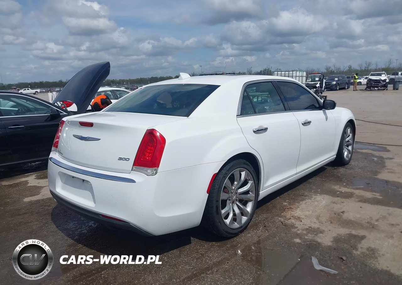 2020 Chrysler 300 Limited VIN:2C3CCAEG3LH102882 - 4