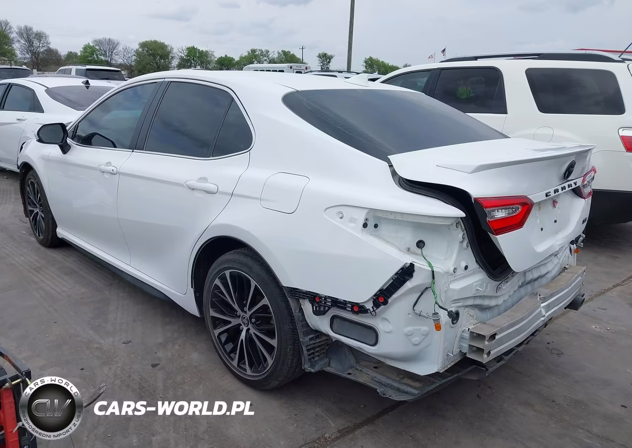 2020 Toyota Camry Se VIN:4T1G11AK3LU384902 - 3