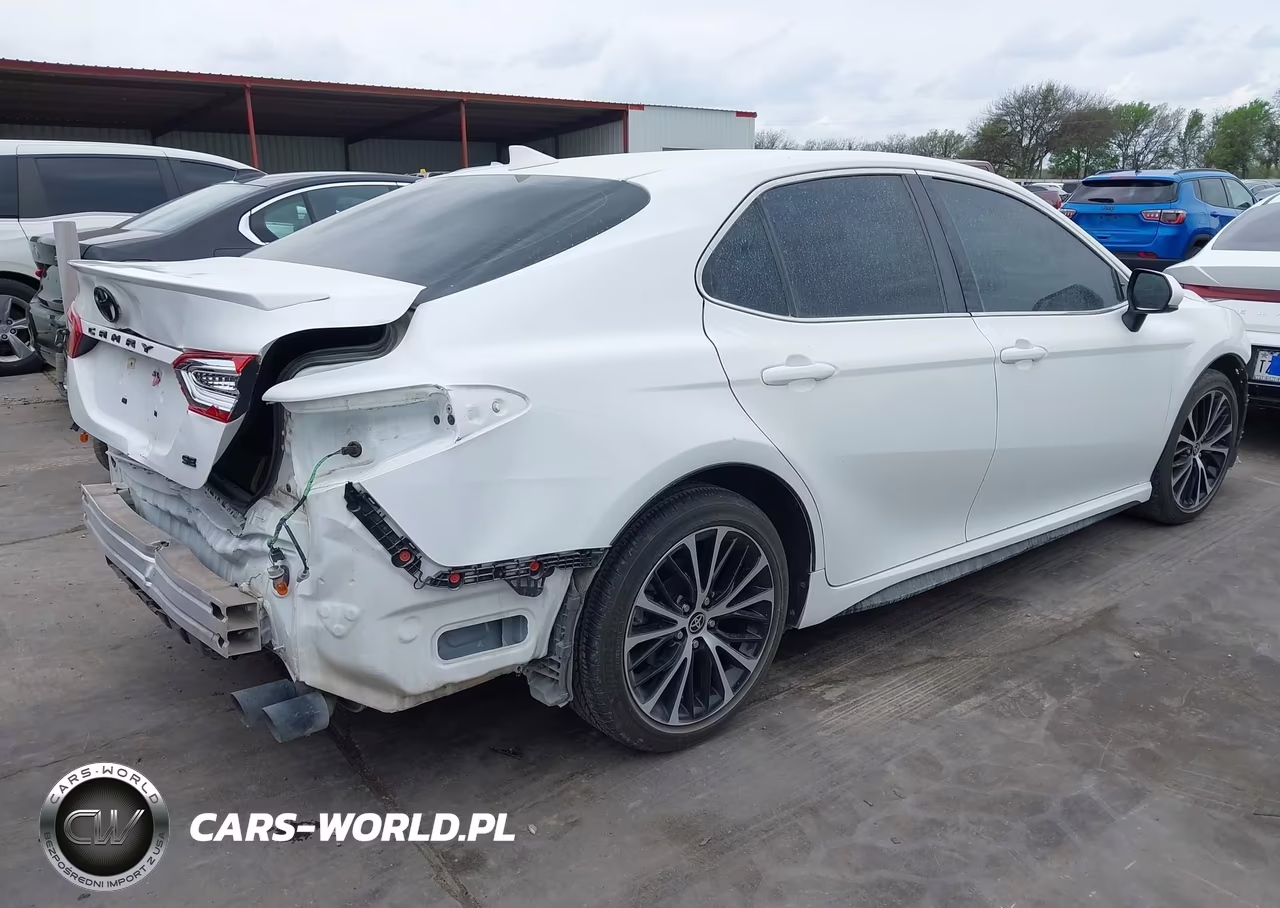 2020 Toyota Camry Se VIN:4T1G11AK3LU384902 - 4