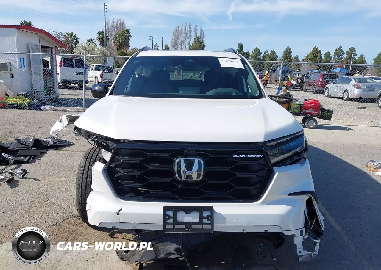 2025 Honda Pilot Black Edition VIN:5FNYG1H99SB188349 - 13