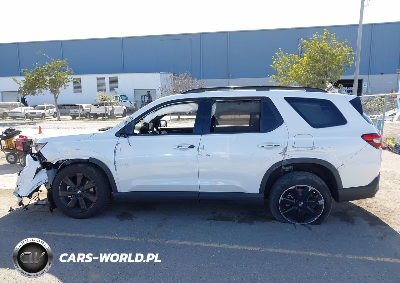 2025 Honda Pilot Black Edition VIN:5FNYG1H99SB188349 - 15