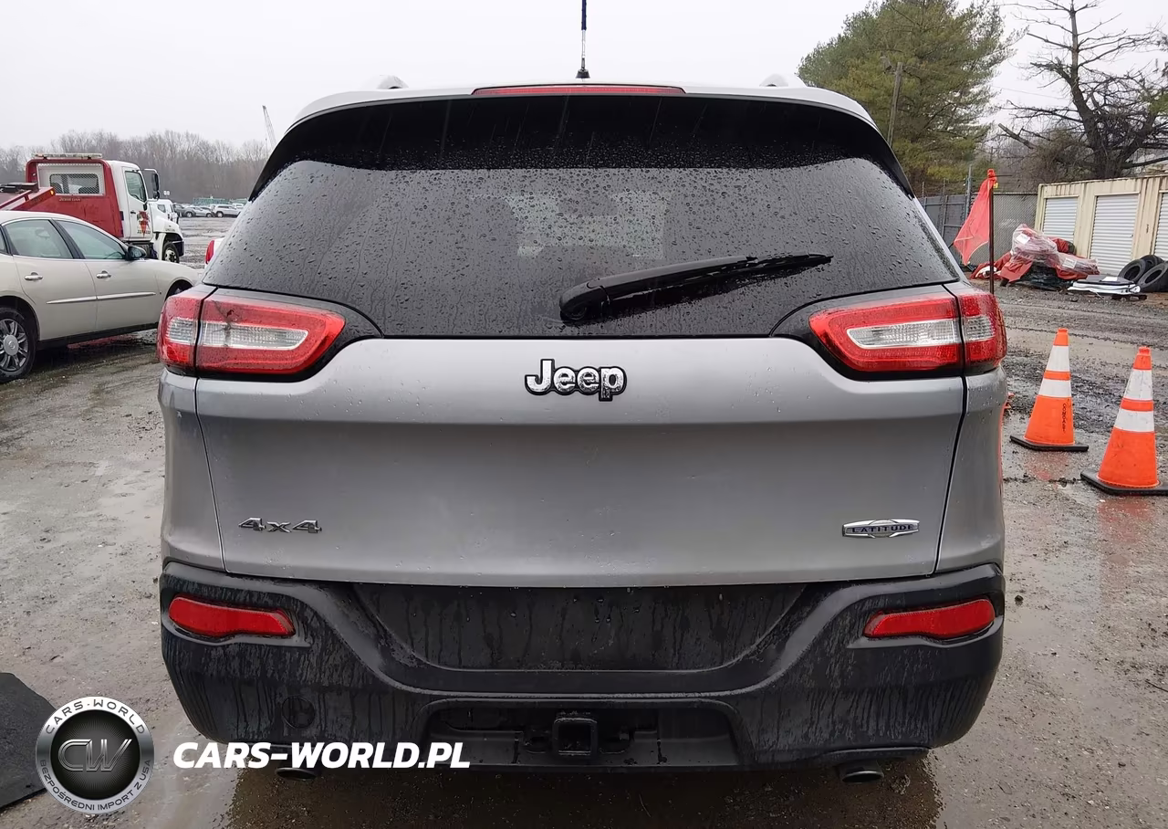 2014 Jeep Cherokee Latitude VIN:1C4PJMCSXEW144689 - 17