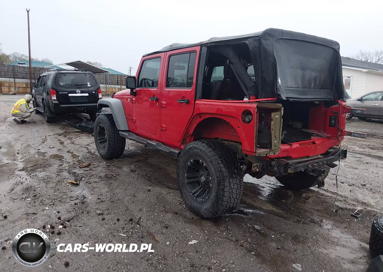 2014 Jeep Wrangler Unlimited Sport VIN:1C4BJWDG9EL139632 - 3