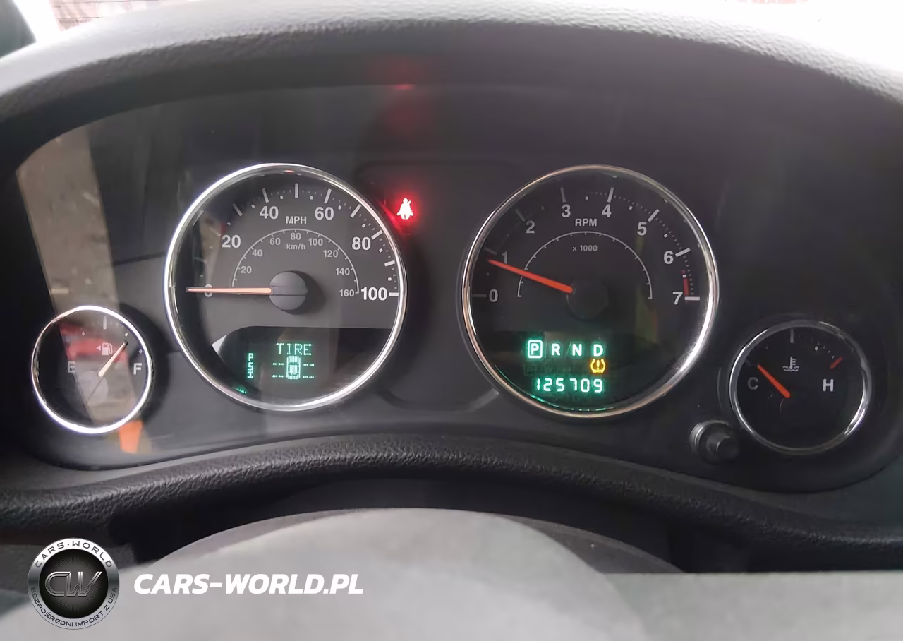 2014 Jeep Wrangler Unlimited Sport VIN:1C4BJWDG9EL139632 - 7