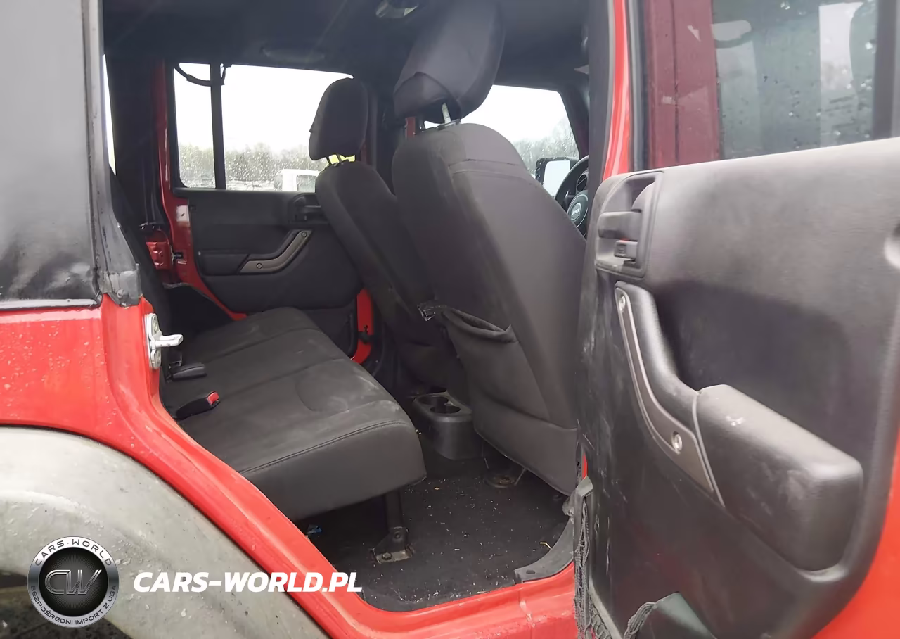 2014 Jeep Wrangler Unlimited Sport VIN:1C4BJWDG9EL139632 - 8