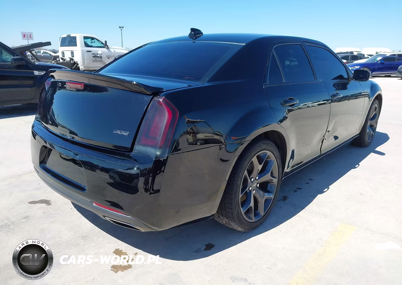 2023 Chrysler 300 Touring VIN:2C3CCAAG8PH552393 - 4
