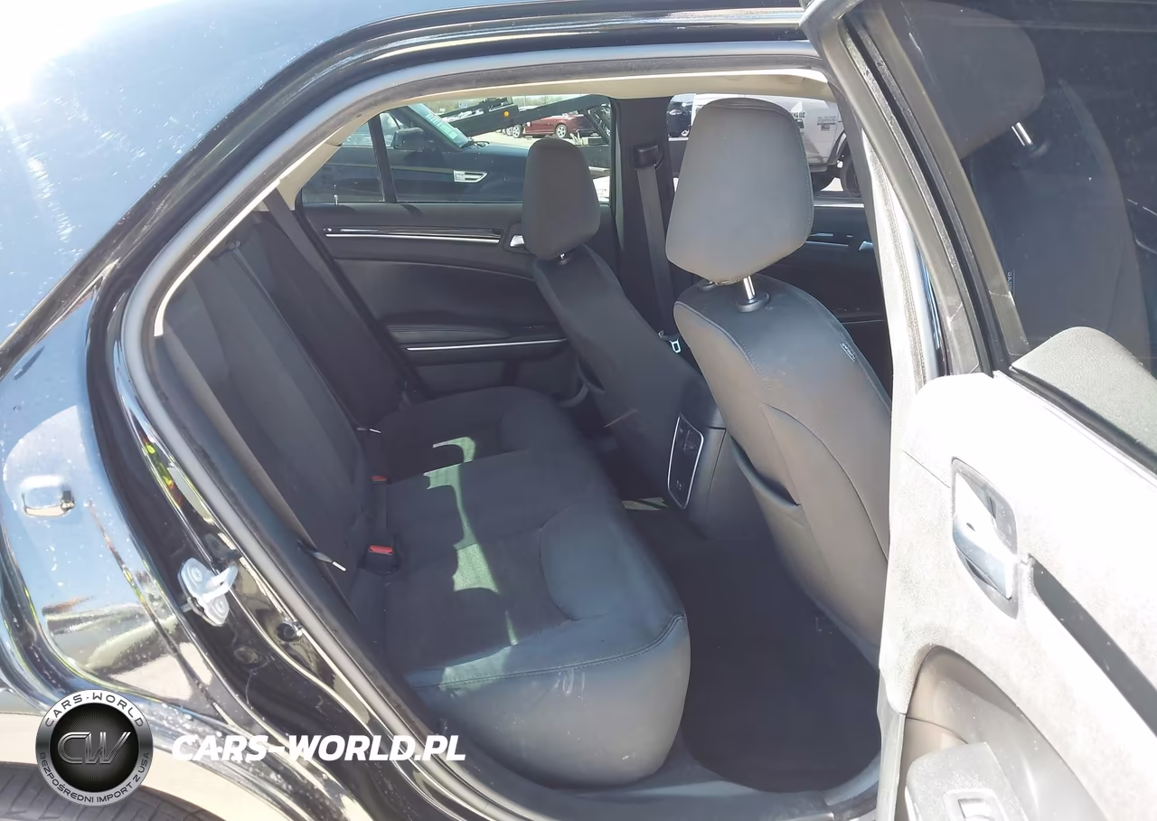 2023 Chrysler 300 Touring VIN:2C3CCAAG8PH552393 - 8