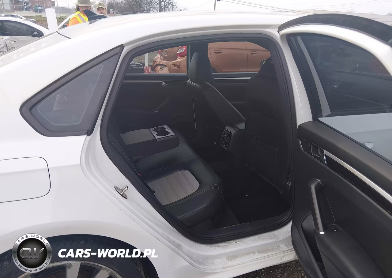 2018 Volkswagen Passat 3.6L V6 Gt VIN:1VWJM7A39JC034820 - 8