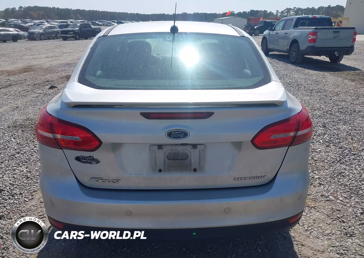 2017 Ford Focus Titanium VIN:1FADP3J24HL268368 - 16