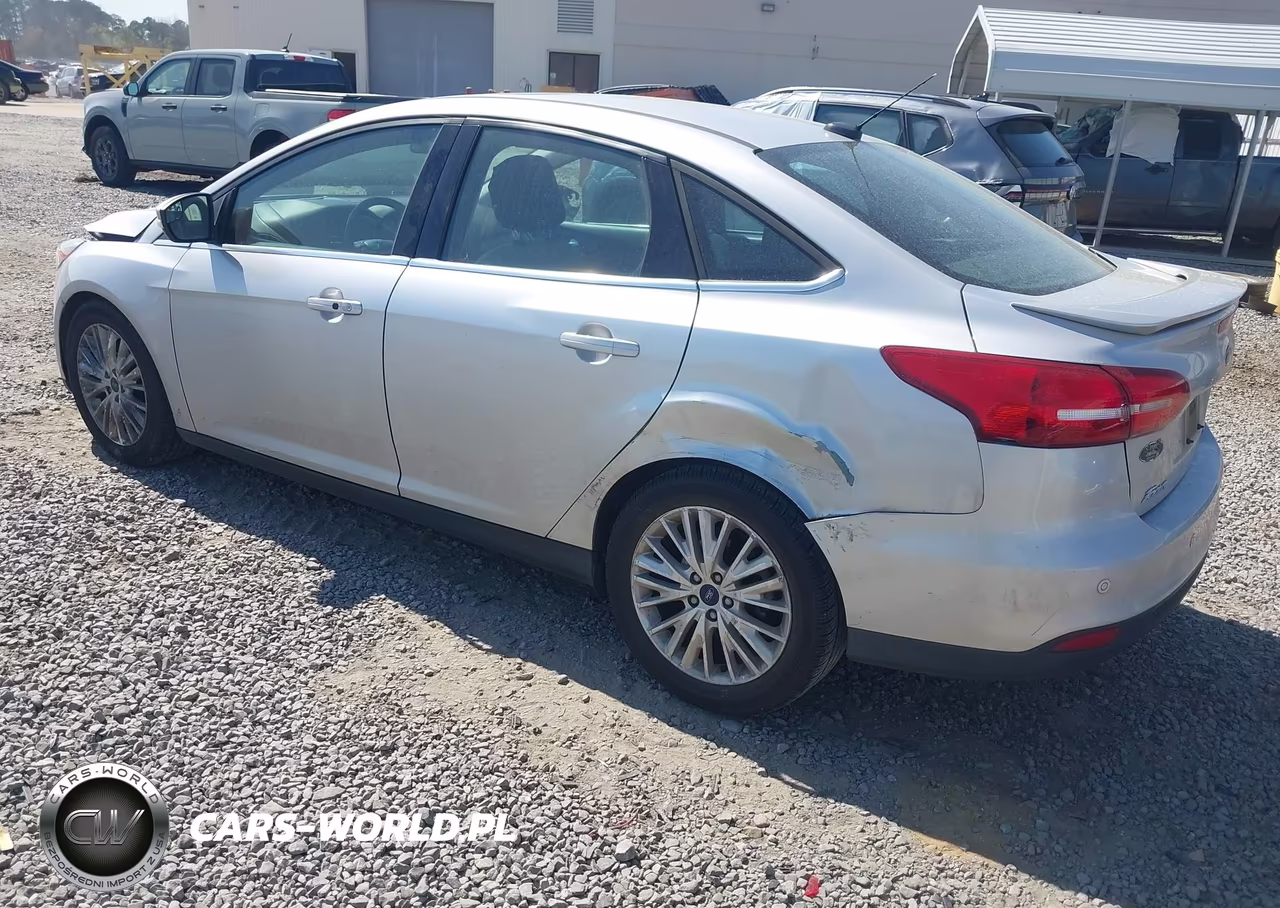 2017 Ford Focus Titanium VIN:1FADP3J24HL268368 - 3