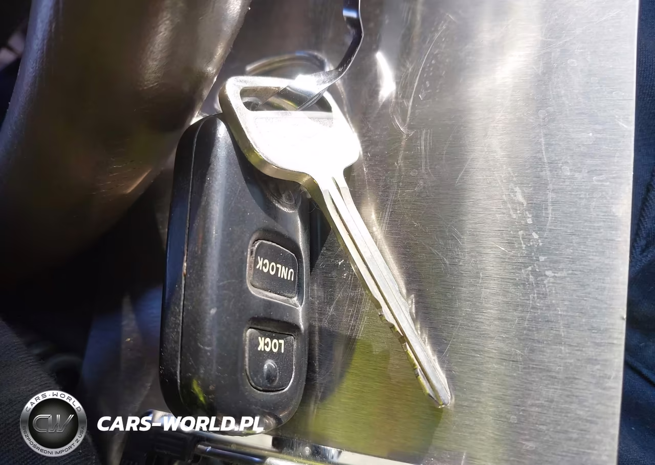 2000 Toyota Camry Le VIN:JT2BG22K3Y0516906 - 11