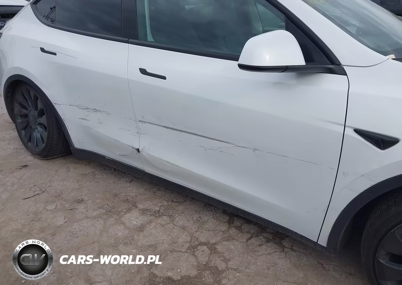 2022 Tesla Model Y Performance Dual Motor All-Wheel Drive VIN:7SAYGDEF4NF538070 - 6