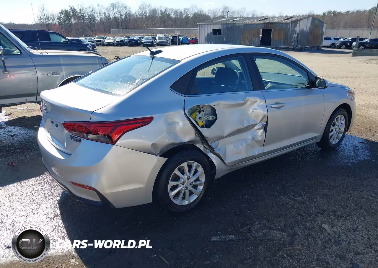 2019 Hyundai Accent Sel VIN:3KPC24A35KE070434 - 4