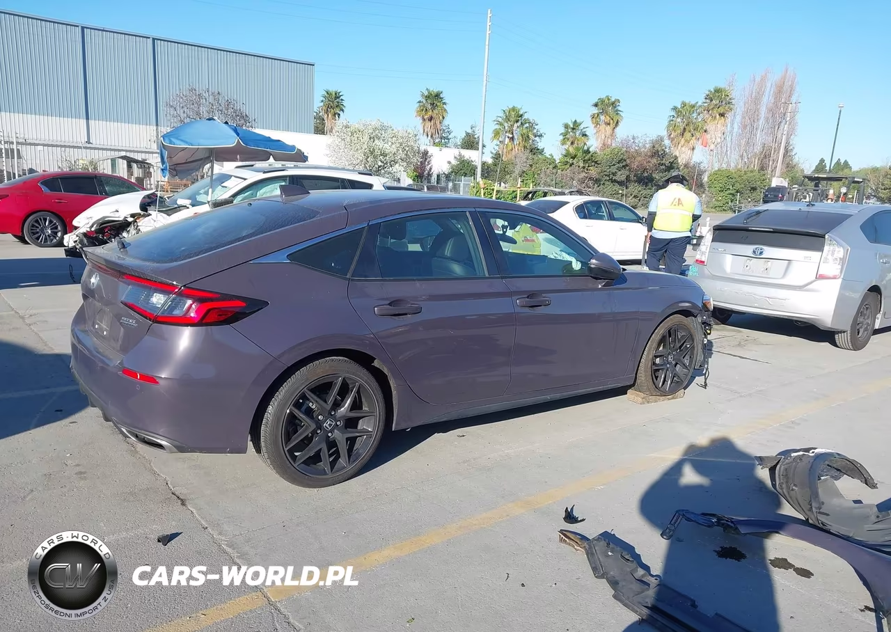 2024 Honda Civic Sport Touring VIN:19XFL1H87RE029680 - 4