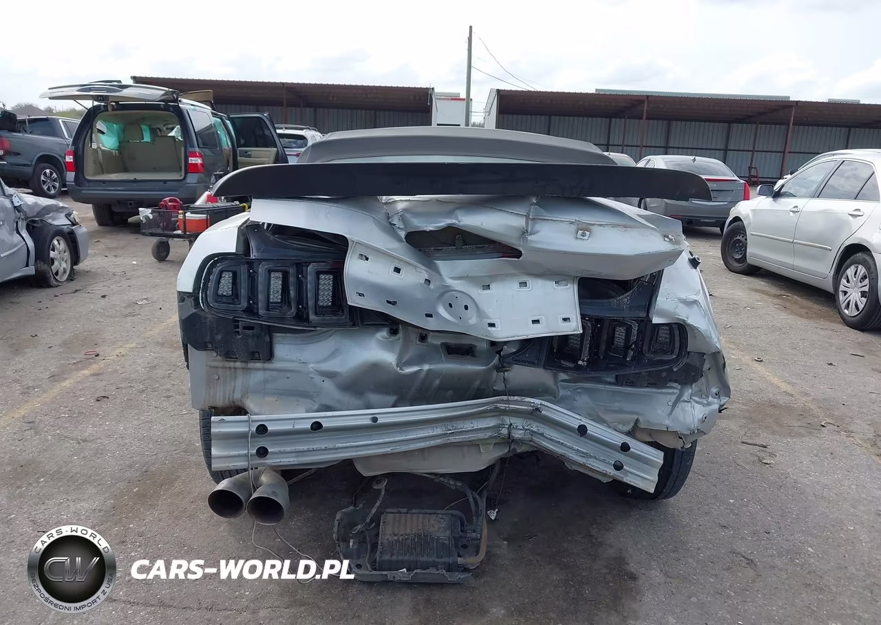 2014 Ford Mustang V6 Premium VIN:1ZVBP8EM8E5233923 - 16