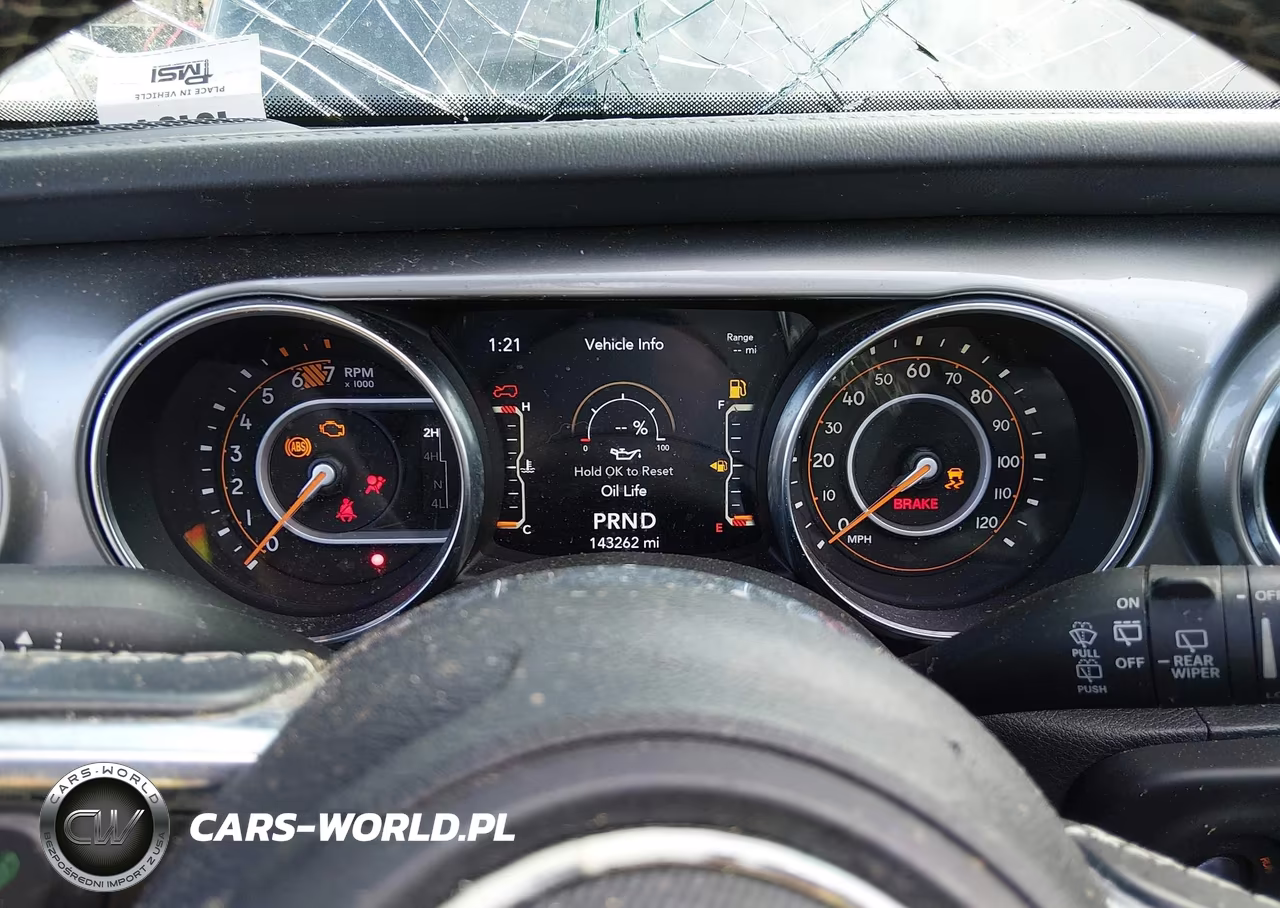 2020 Jeep Wrangler Unlimited Sahara 4X4 VIN:1C4HJXEN0LW198996 - 7