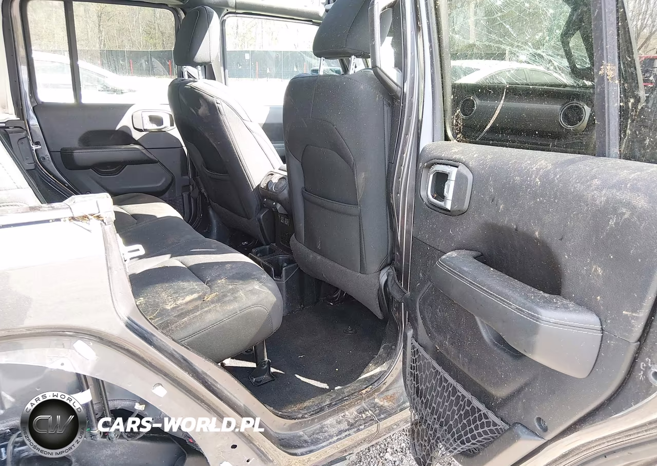 2020 Jeep Wrangler Unlimited Sahara 4X4 VIN:1C4HJXEN0LW198996 - 8