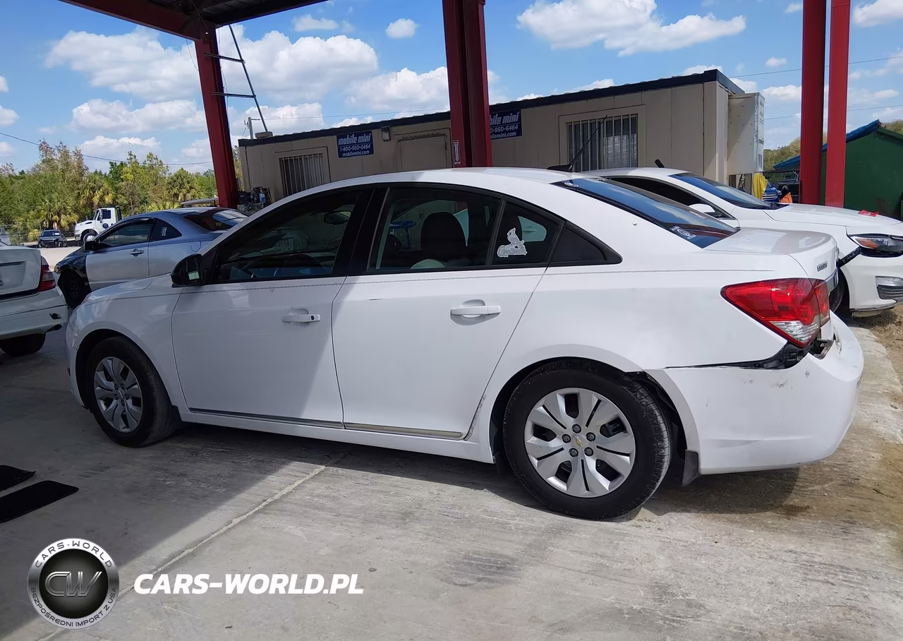 2014 Chevrolet Cruze Ls Auto VIN:1G1PA5SH7E7215006 - 14
