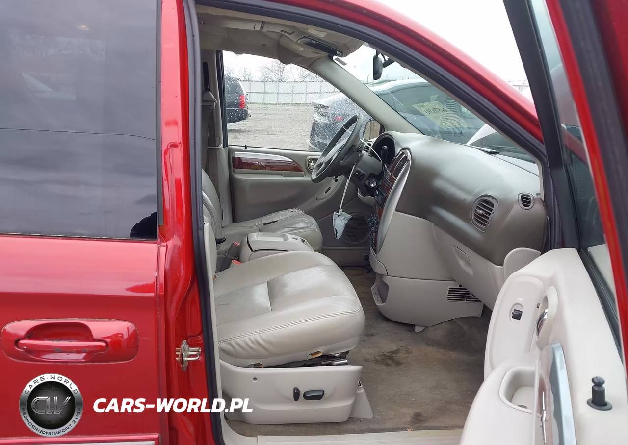 2005 Chrysler Town & Country Limited VIN:2C8GP64L45R321584 - 5