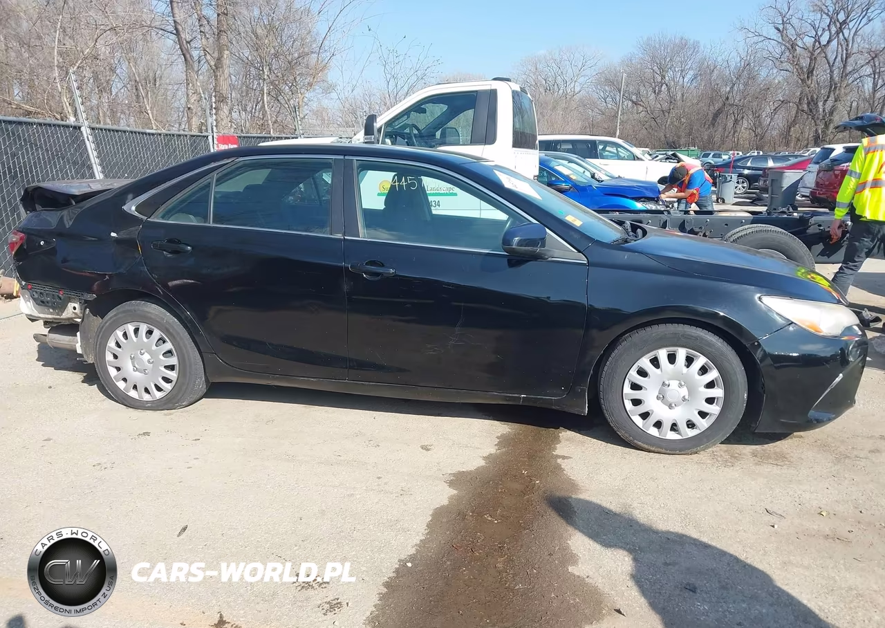 2015 Toyota Camry Hybrid Le VIN:4T1BD1FKXFU142784 - 13