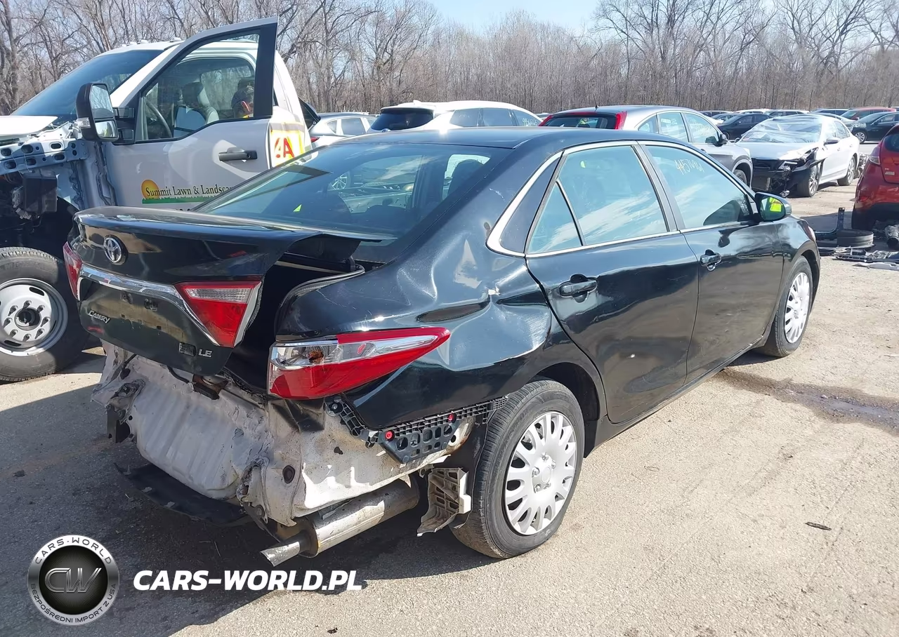2015 Toyota Camry Hybrid Le VIN:4T1BD1FKXFU142784 - 4