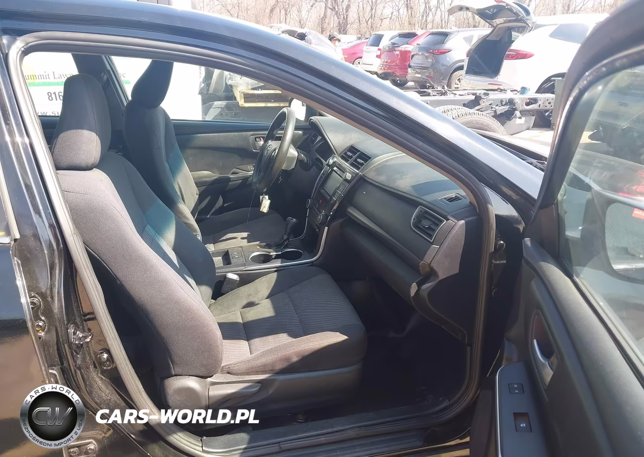 2015 Toyota Camry Hybrid Le VIN:4T1BD1FKXFU142784 - 5
