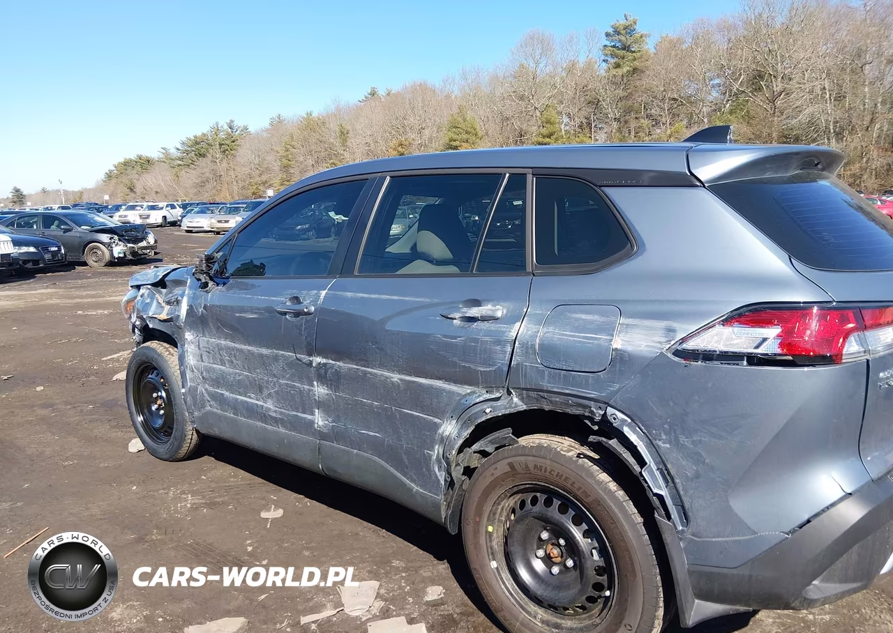 2025 Toyota Corolla Cross L VIN:7MUAAABG3SV130331 - 6
