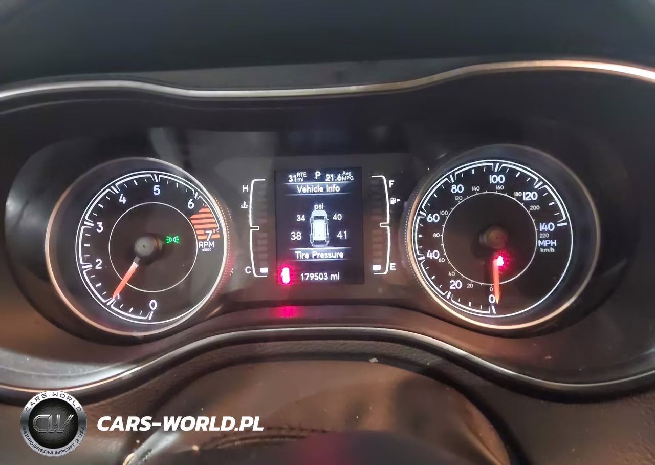 2019 Jeep Cherokee Latitude Plus Fwd VIN:1C4PJLLB5KD184597 - 6
