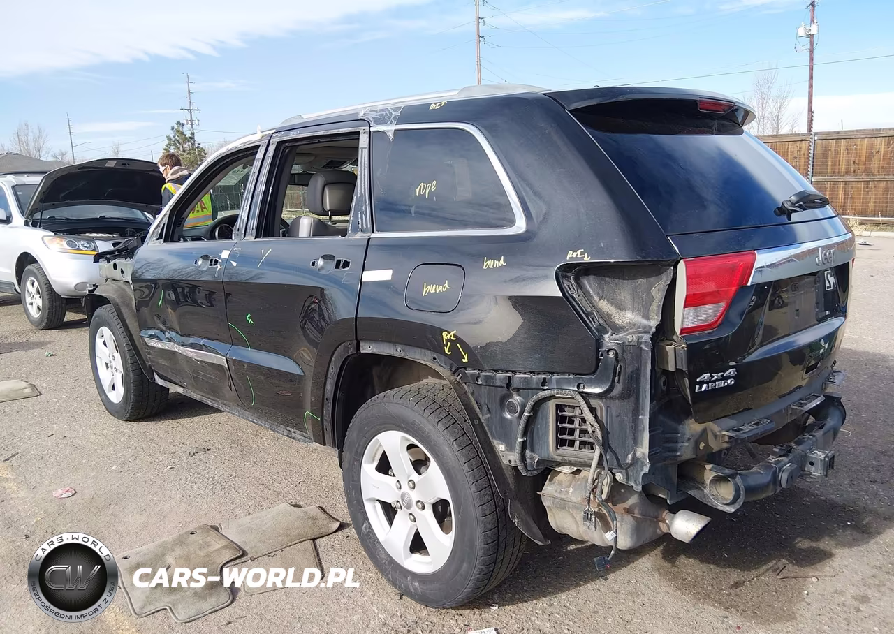 2012 Jeep Grand Cherokee Laredo VIN:1C4RJFAT8CC203785 - 3