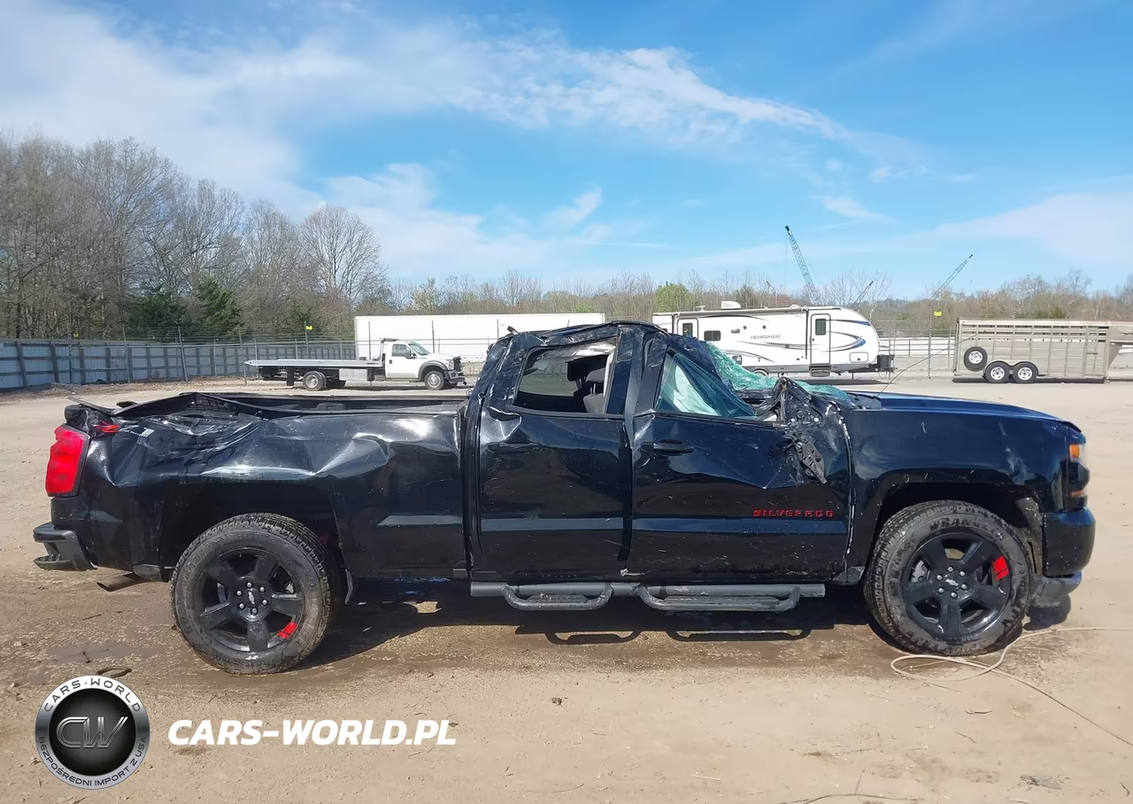 2018 Chevrolet Silverado 1500 2Lt VIN:1GCVKREC4JZ275780 - 14