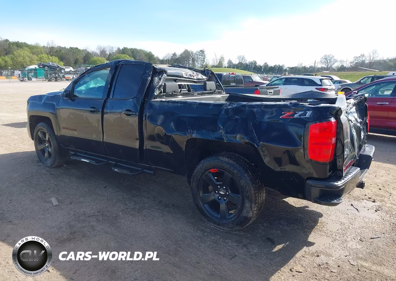 2018 Chevrolet Silverado 1500 2Lt VIN:1GCVKREC4JZ275780 - 3