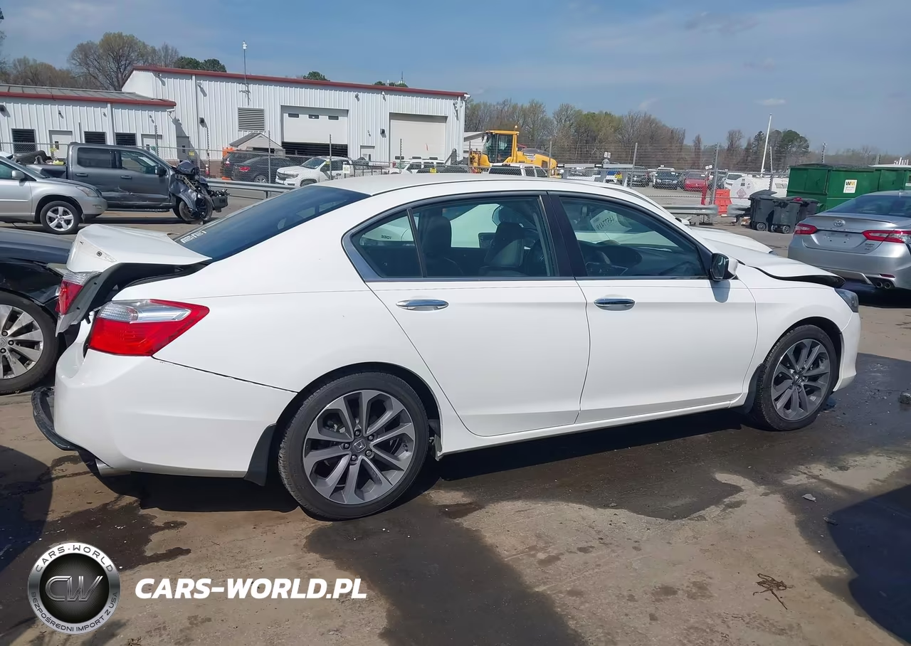 2015 Honda Accord Sport VIN:1HGCR2F5XFA234748 - 13