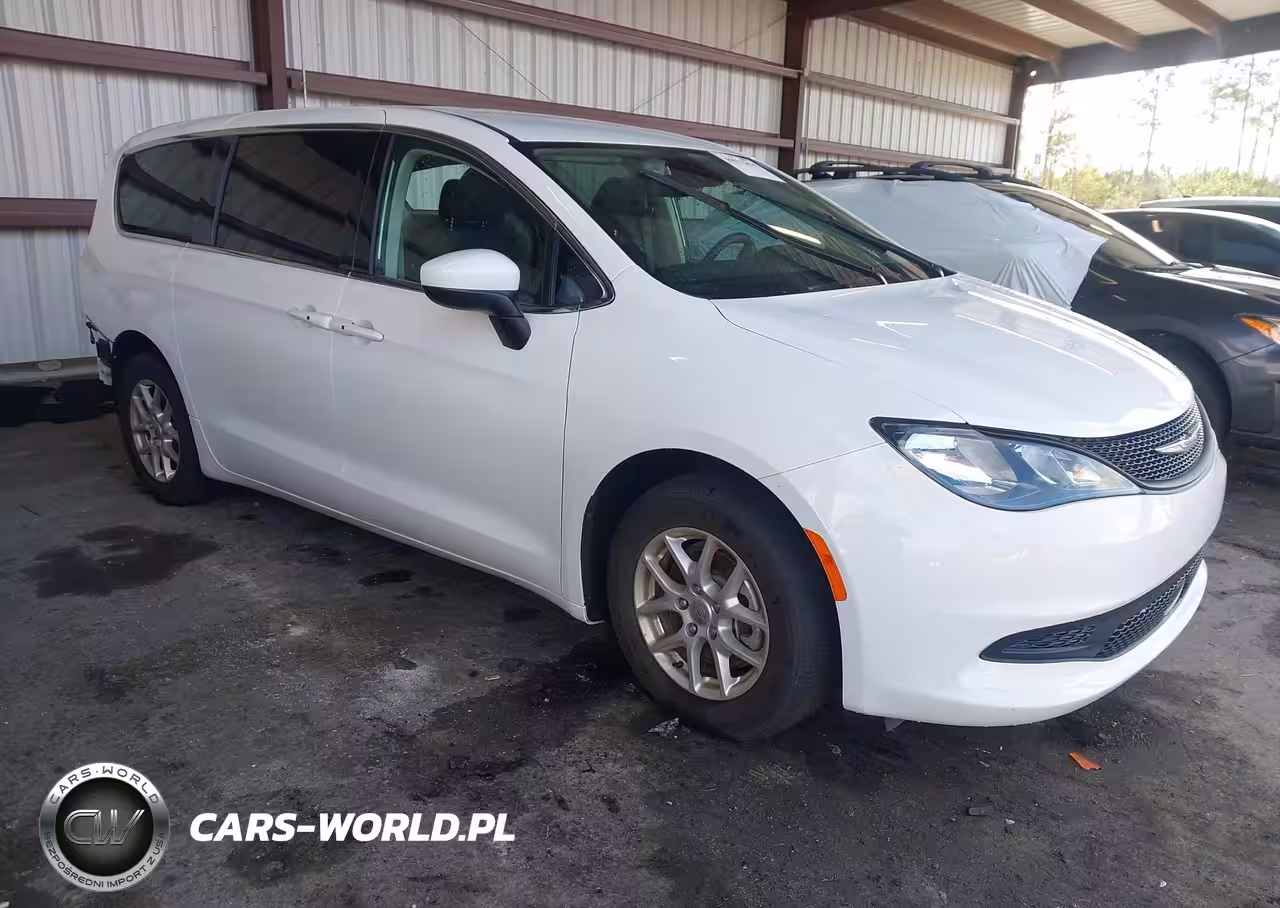 2023 Chrysler Voyager Lx
