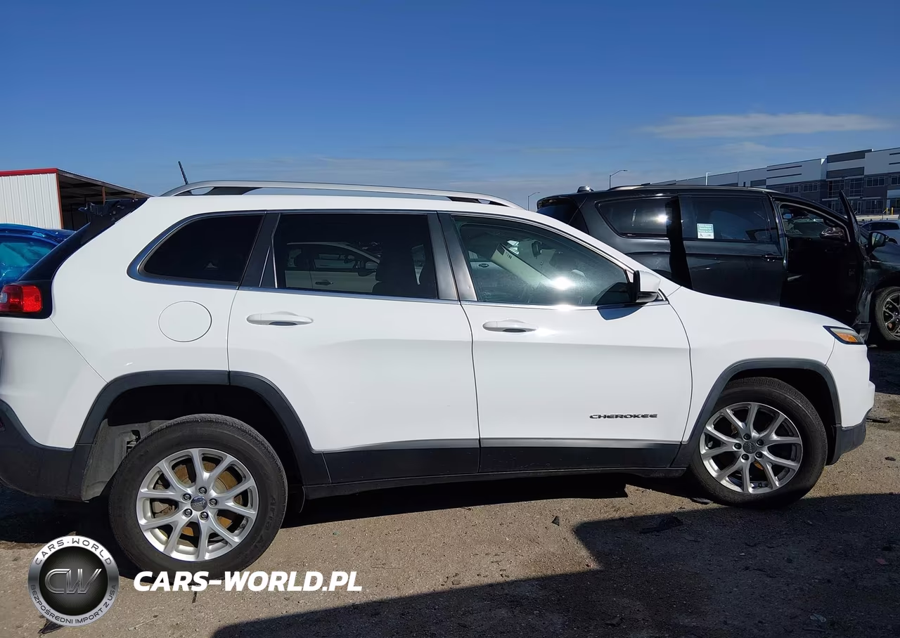 2016 Jeep Cherokee Latitude VIN:1C4PJLCS4GW363712 - 13