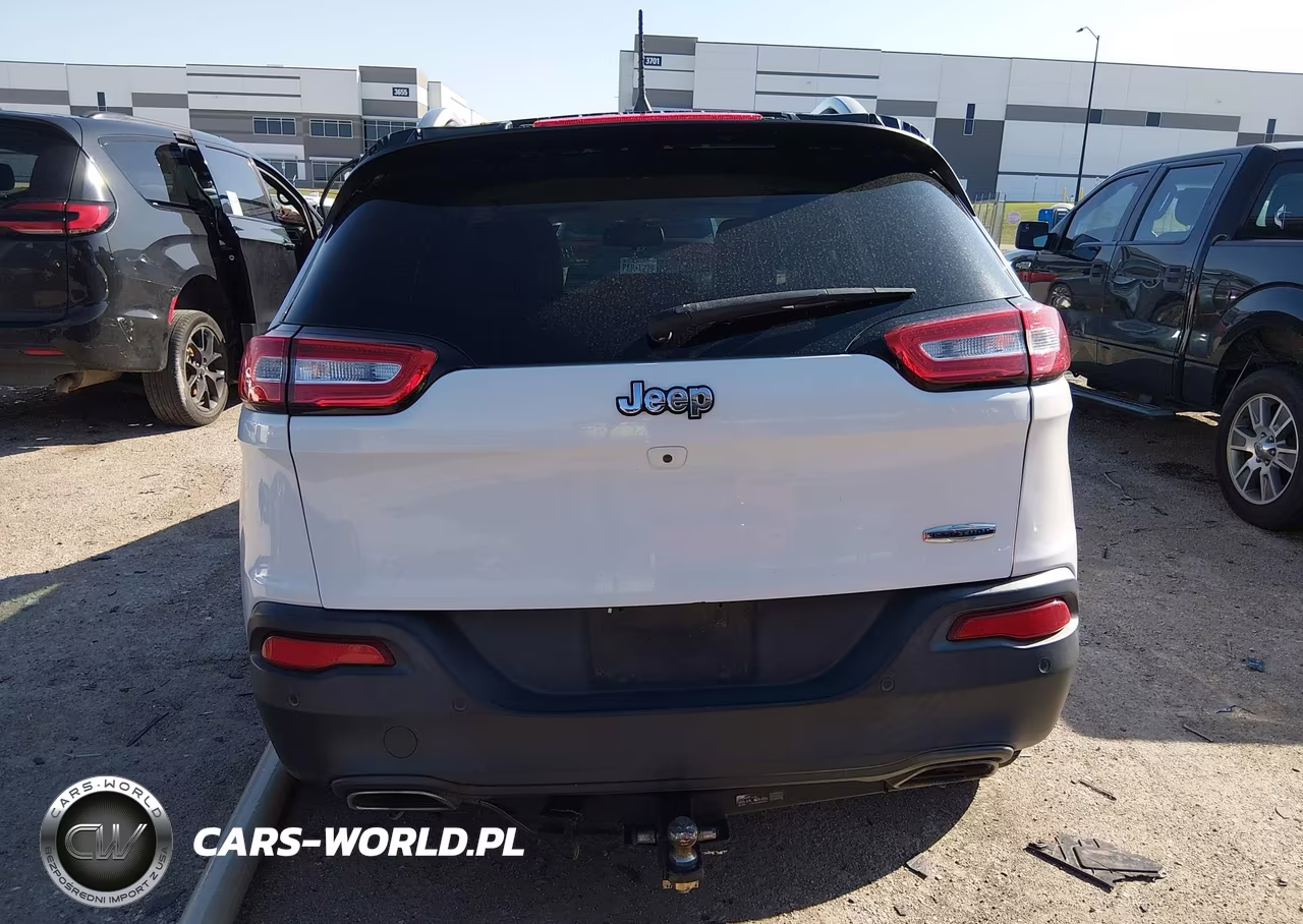 2016 Jeep Cherokee Latitude VIN:1C4PJLCS4GW363712 - 16