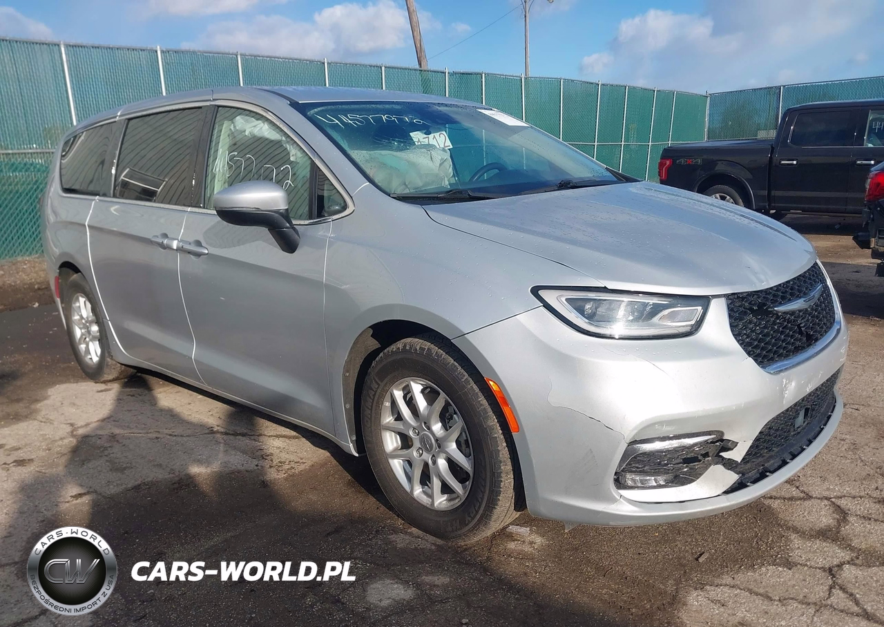 2023 Chrysler Pacifica Touring L