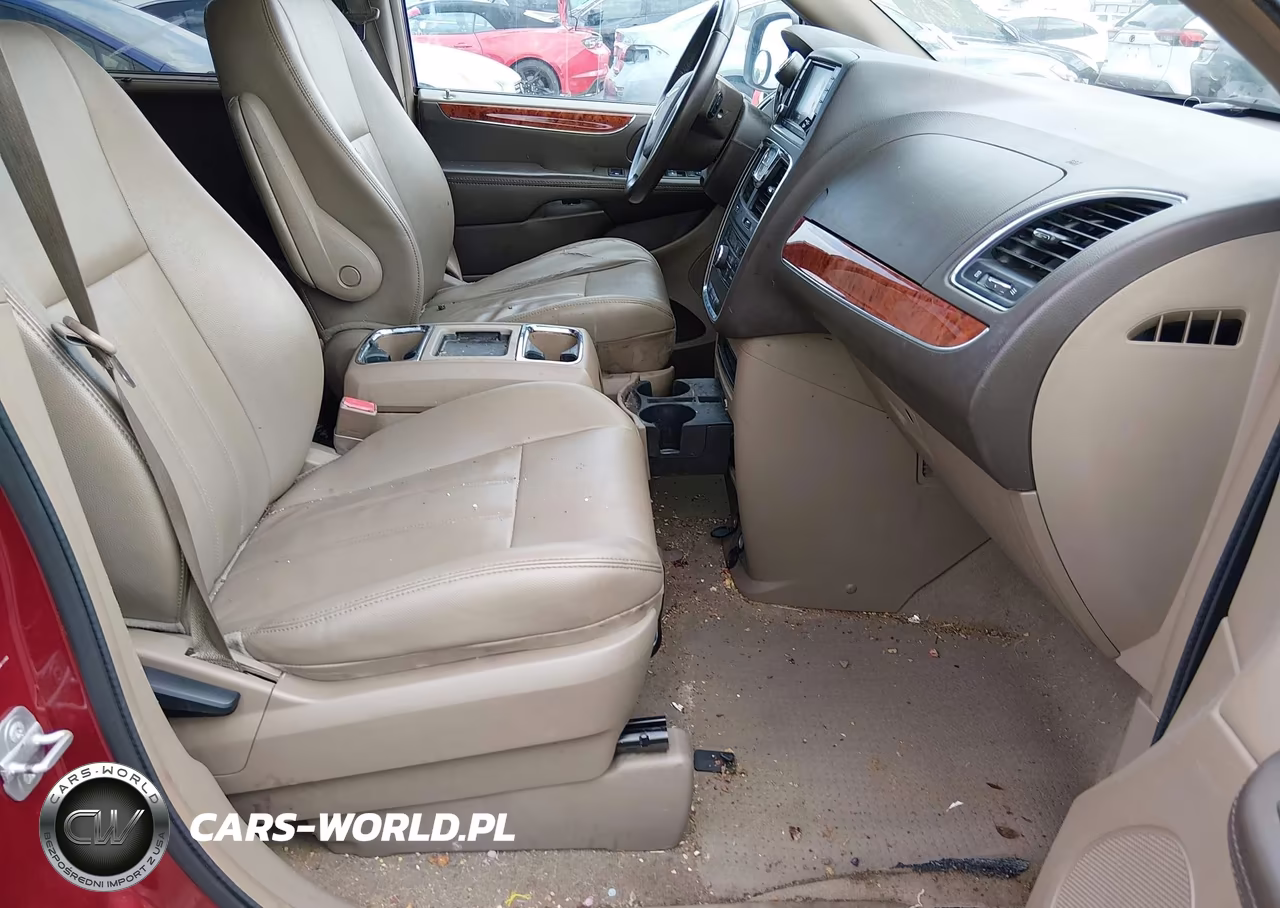 2014 Chrysler Town & Country Touring VIN:2C4RC1BG5ER461156 - 5