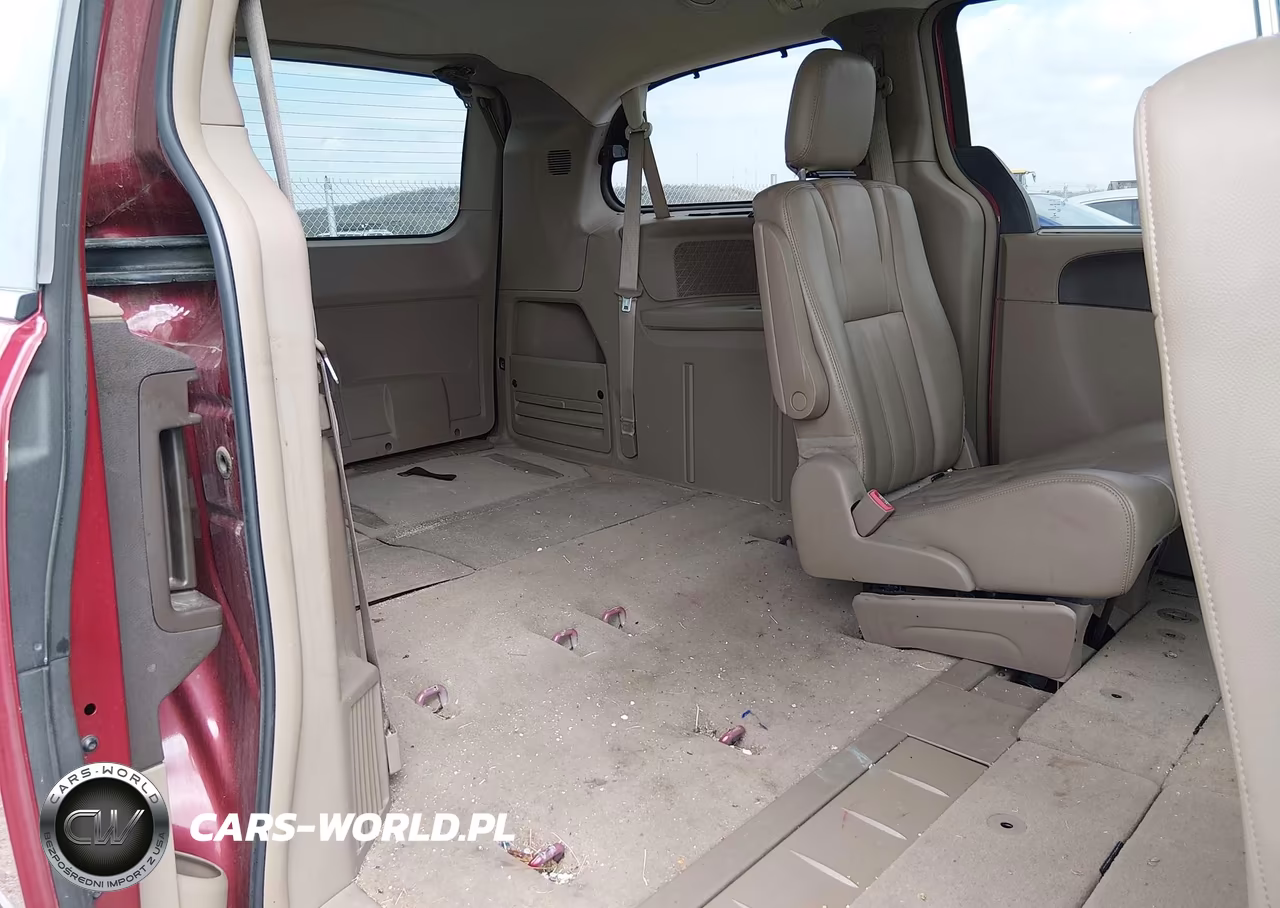 2014 Chrysler Town & Country Touring VIN:2C4RC1BG5ER461156 - 8