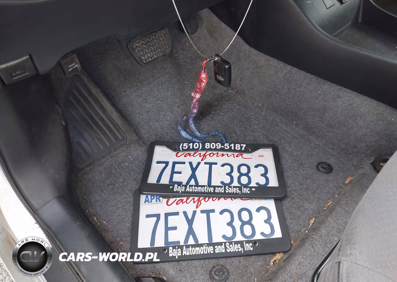 2014 Toyota Prius Three VIN:JTDKN3DU4E0358203 - 11