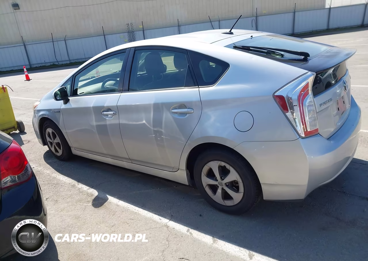 2014 Toyota Prius Three VIN:JTDKN3DU4E0358203 - 14